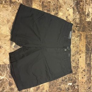 NWT Men’s H&M Flat Front shorts